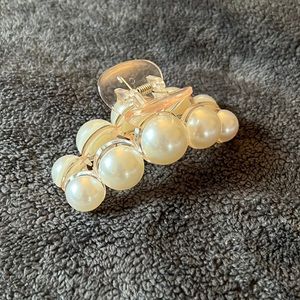 Pearl Hair Clip